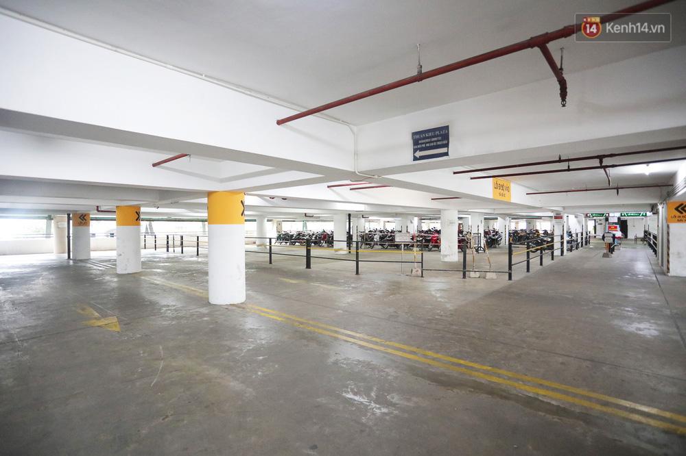 Bên trong Thuận Kiều Plaza đang thi công chuyển thành bệnh viện dã chiến-18