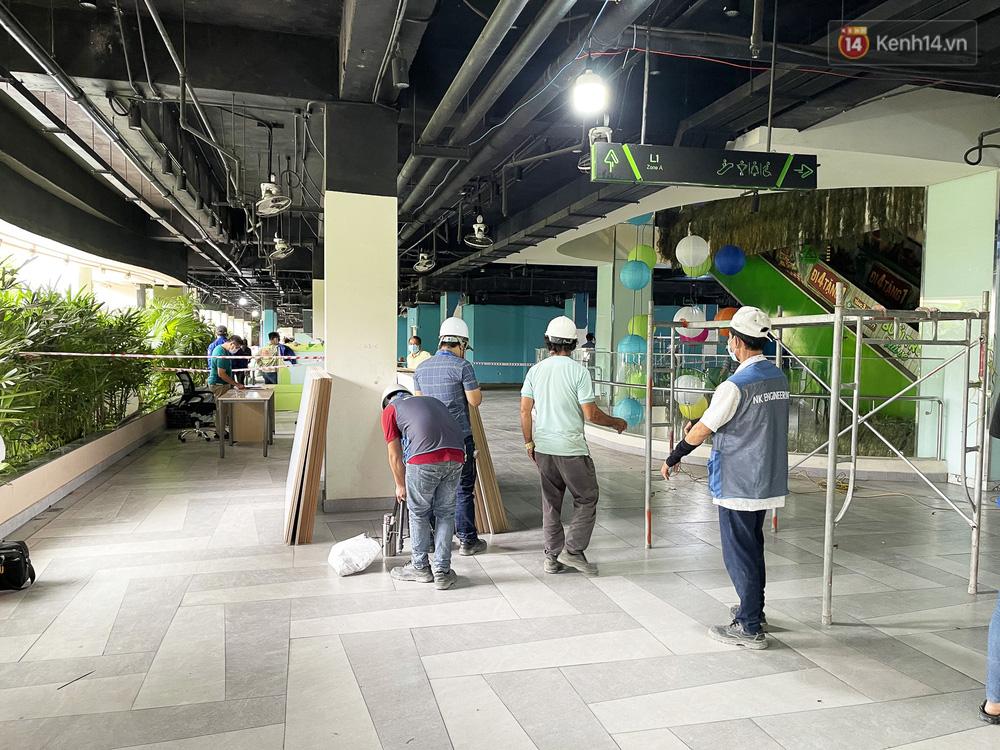 Bên trong Thuận Kiều Plaza đang thi công chuyển thành bệnh viện dã chiến-4