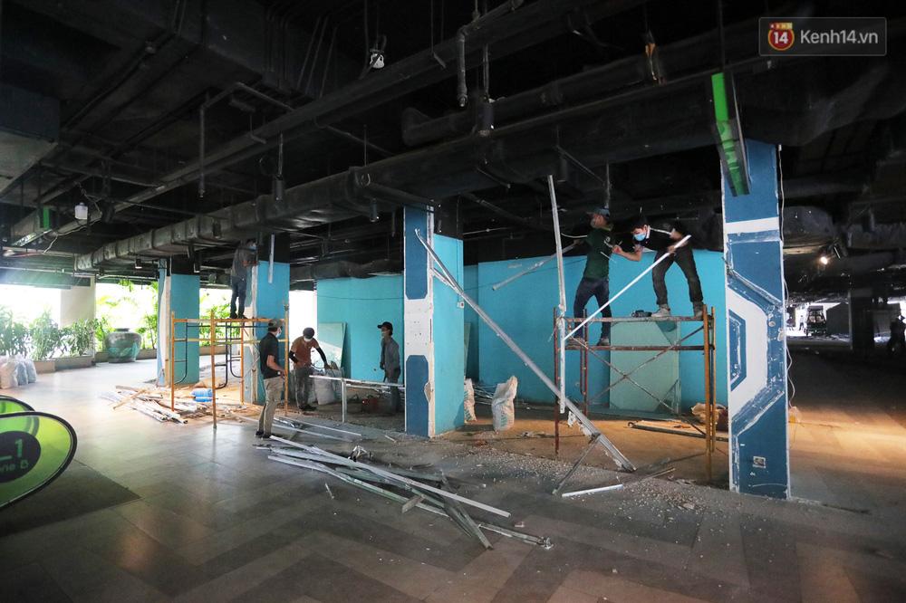 Bên trong Thuận Kiều Plaza đang thi công chuyển thành bệnh viện dã chiến-7