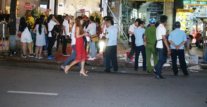 Phạm Hương lè lưỡi nâng trà sữa cheers ai đó sau vụ tạt mắm tôm-3