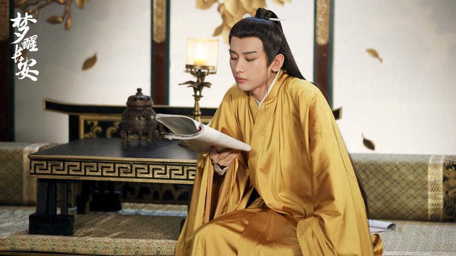 Nam thần đường đua tháng 7: Lý Hiện, La Vân Hi, Cung Tuấn lên sàn-19