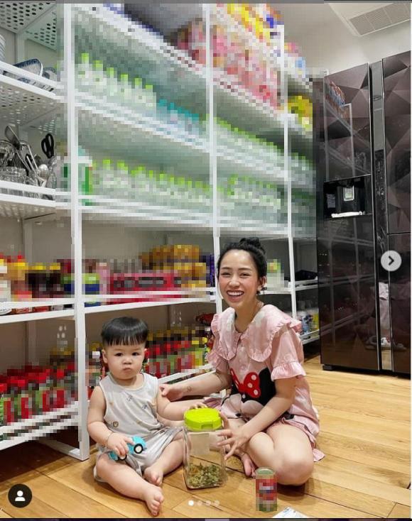 Tích trữ mùa dịch, ái nữ Minh Nhựa khoe kệ đồ như tiệm tạp hóa-2