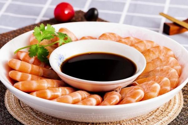 Hãi hùng cô gái có sở thích ăn gan gà sống-1