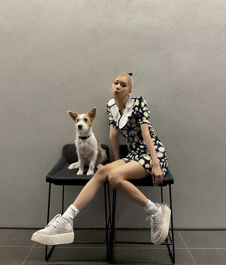 Mix váy hoa mùa hè xinh như nữ thần giống Rosé BLACKPINK-2