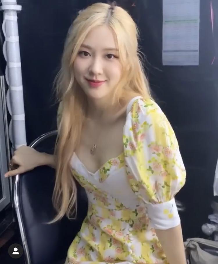 Mix váy hoa mùa hè xinh như nữ thần giống Rosé BLACKPINK-4