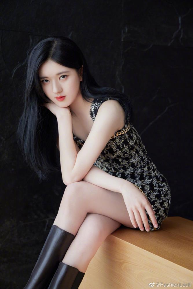 Nghi vấn Triệu Lộ Tư ngã dập mặt vì mải... bắt chim-3