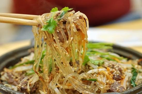 Miến bò nấu kiểu Hàn dễ làm tại nhà