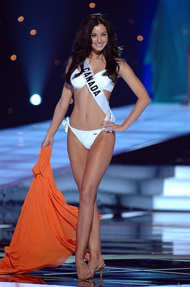 Số đo khác biệt của Miss Universe: Người lép kẹp, người chạm ngưỡng 1m-4