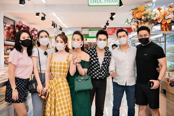 Quỳnh Nga đăng ảnh khoe ngực sexy, Việt Anh đã vội chốt đơn luôn-5