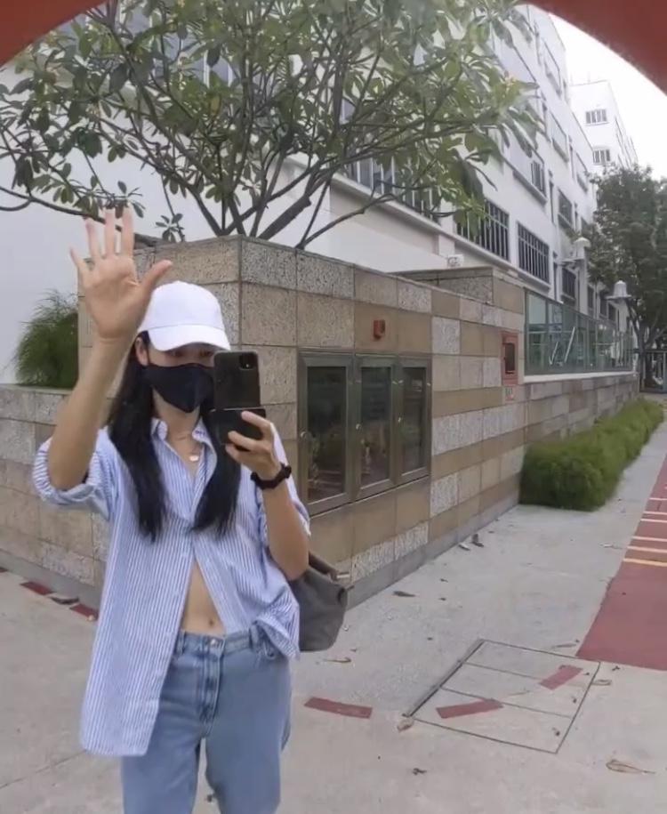 Mỹ nhân Việt, Thái lăng-xê mốt mặc sơ mi phanh cúc khoe eo con kiến-3