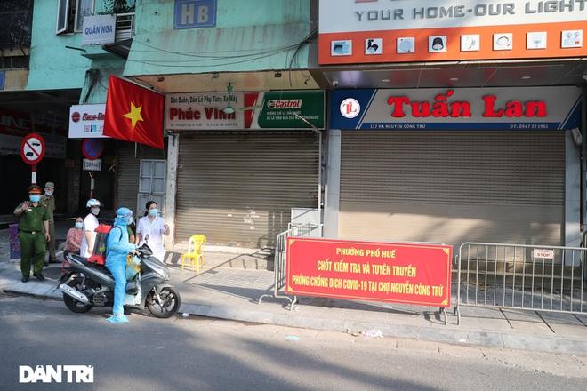 Phong tỏa nhiều điểm trên phố trung tâm Hà Nội liên quan ca dương tính mới-9