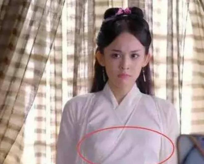 Mỹ nhân Hoa ngữ ngượng 9 mặt vì lộ nội y, trùm cuối thả rông luôn vòng 1-7