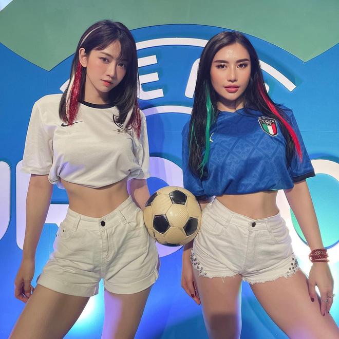 2 tiktoker Việt khoe cơ thể trên truyền hình cổ vũ chung kết Euro-1