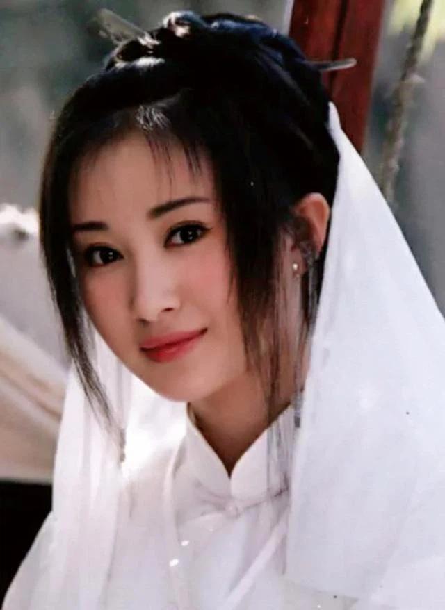 Mỹ nhân nổi cùng thời Lưu Diệc Phi sa cơ, bị vượt mặt vì lý do không ngờ-10