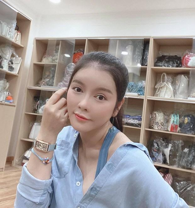 Lý Nhã Kỳ giàu có, khoe khoang cỡ nào mà bà Phương Hằng kêu nổ?-9