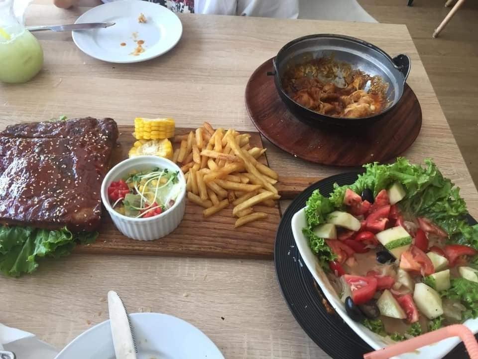 Nhà hàng mang thức ăn thừa cho khách, bị phản ánh còn mắng thượng đế xơi xơi-3