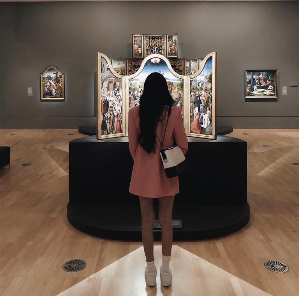 Hoàng Thùy mix túi Xà Leo: Sang xịn thì ít, luộm thuộm phần nhiều-5