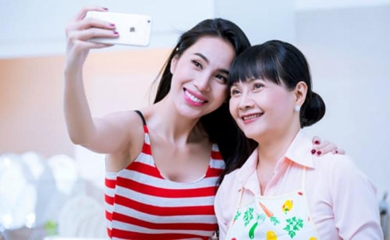 Bị mỉa mai dã tâm, mẹ ruột Thủy Tiên: Nhờ con chỉ chỗ dã tâm để cô sửa-4