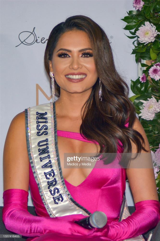 Hoa hậu Hoàn vũ Thế giới nhiều lần tự dìm dáng, tố nhược điểm đô vật-9