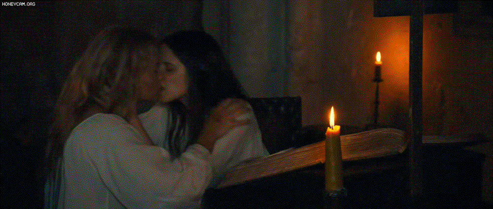 Phim 18+ chấn động Cannes 2021 với cảnh nóng của 2 nữ tu-4