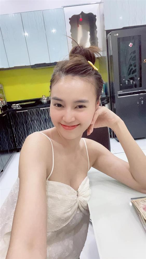 Khuôn mặt khác lạ của Ninh Dương Lan Ngọc: Chỉnh ảnh quá đà hay can thiệp dao kéo?-3