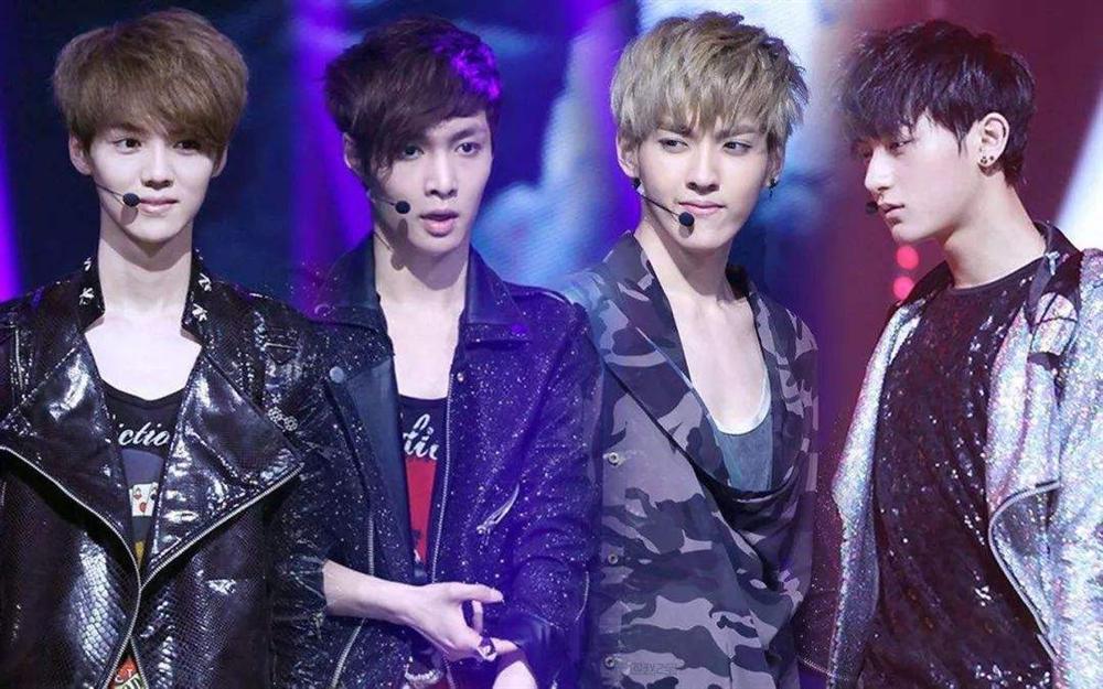 Tứ Tử Thiên Triều: Người ế chỏng chơ, kẻ bị tố tình dục thác loạn-1