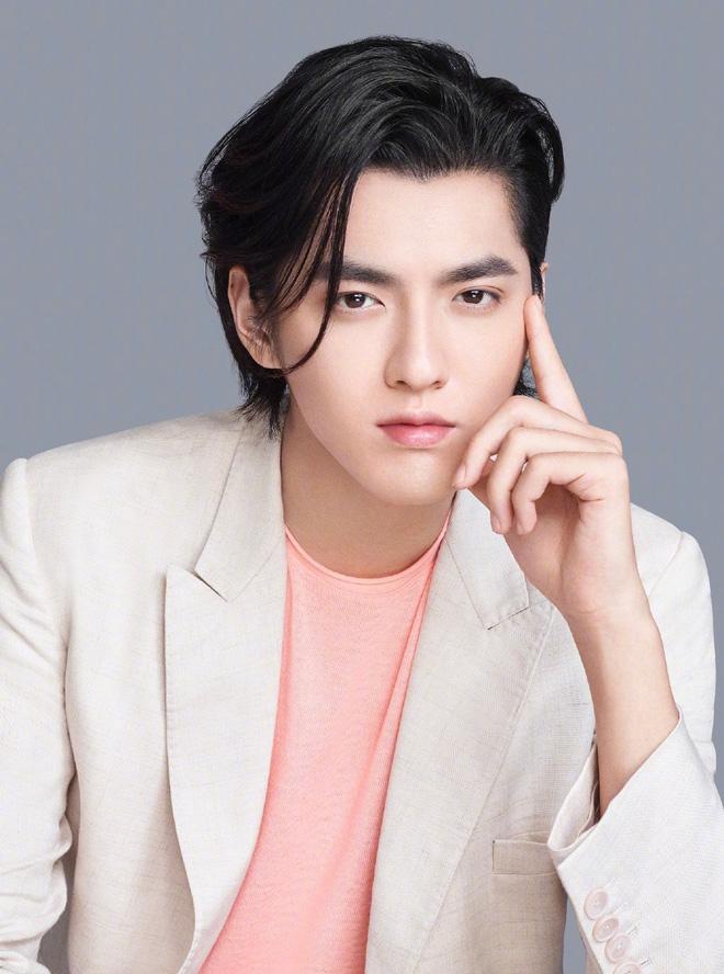 Tứ Tử Thiên Triều: Người ế chỏng chơ, kẻ bị tố tình dục thác loạn-5