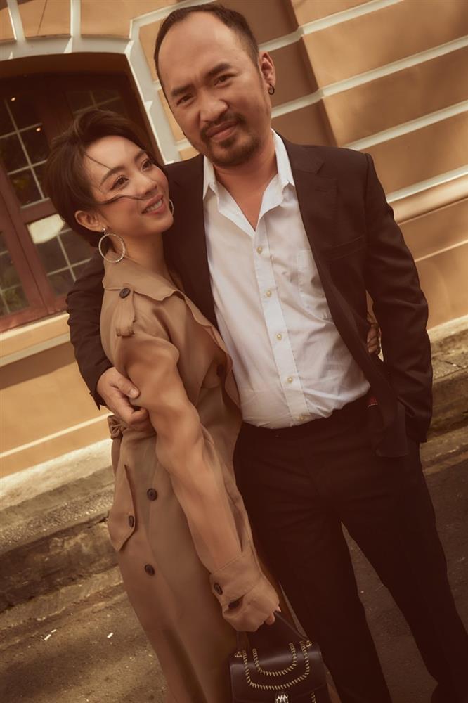 Tiến Luật bị soi bàn tay hư trên cơ thể Thu Trang-6