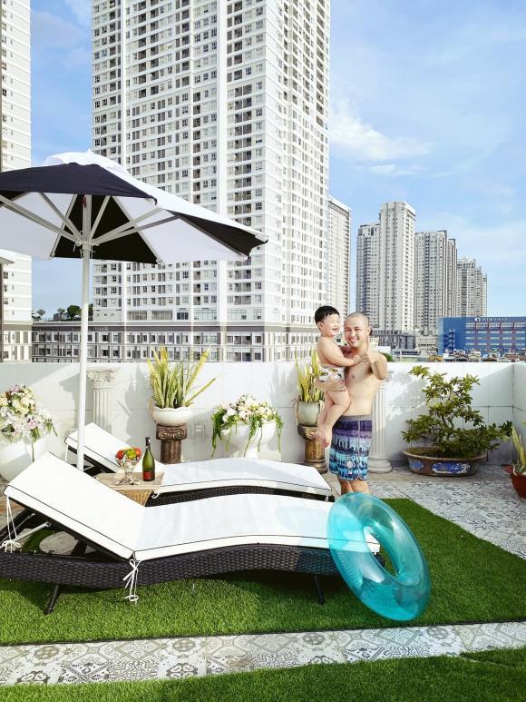 Vợ chồng anh trai Bảo Thy ở nhà tránh dịch mà như đi nghỉ dưỡng-1