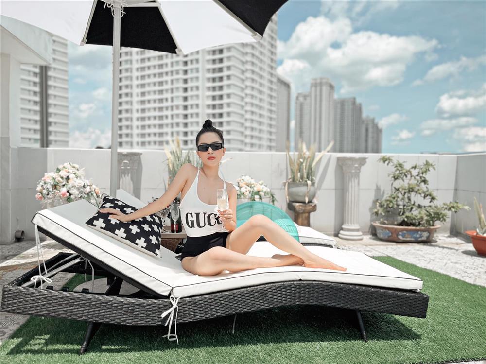 Vợ chồng anh trai Bảo Thy ở nhà tránh dịch mà như đi nghỉ dưỡng-5