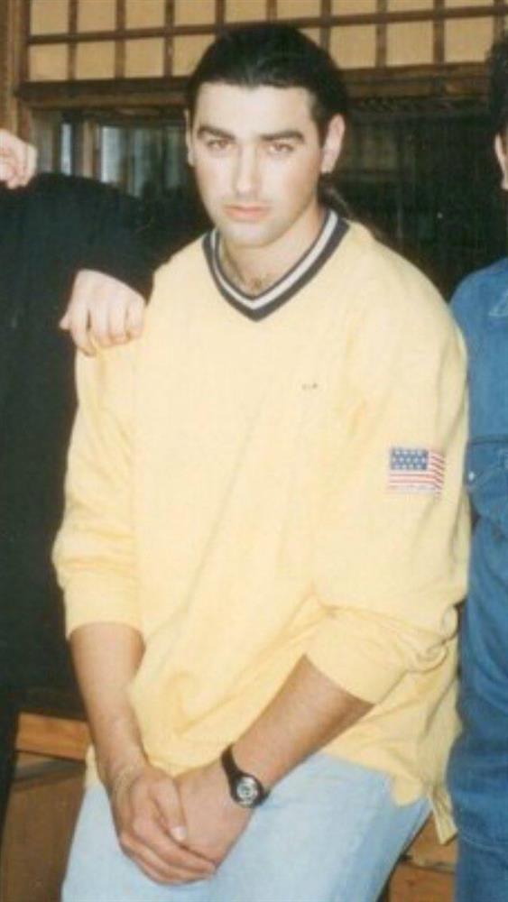 Sao hạng A Dua Lipa bị lu mờ khi đứng cạnh anh bố quá phong độ-7