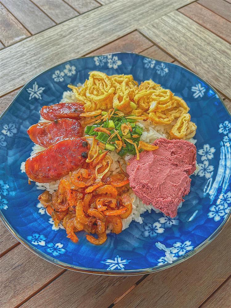 Lan Khuê chăm nấu ăn mùa dịch, nhìn 7749 món thèm nhỏ dãi-11