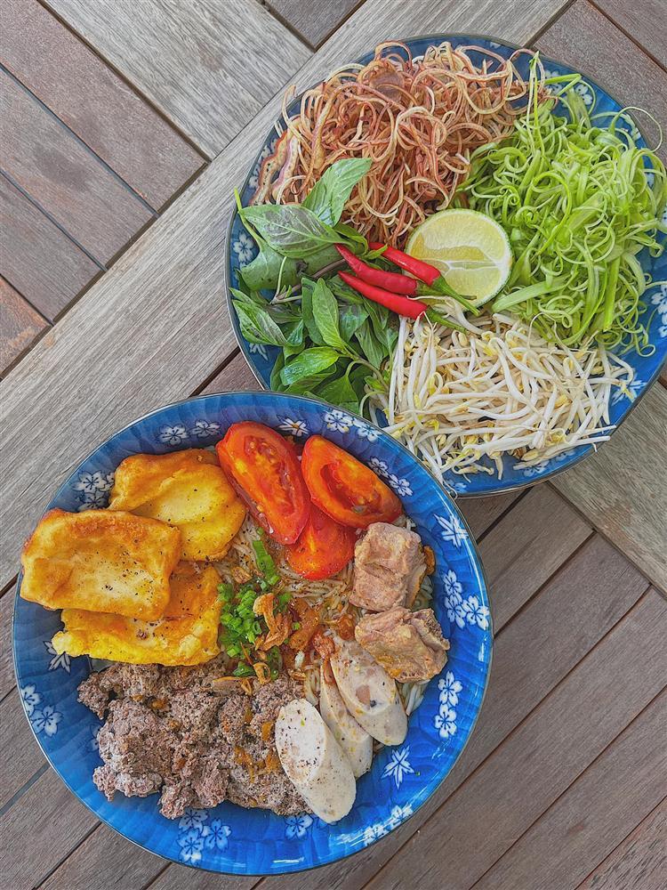 Lan Khuê chăm nấu ăn mùa dịch, nhìn 7749 món thèm nhỏ dãi-13