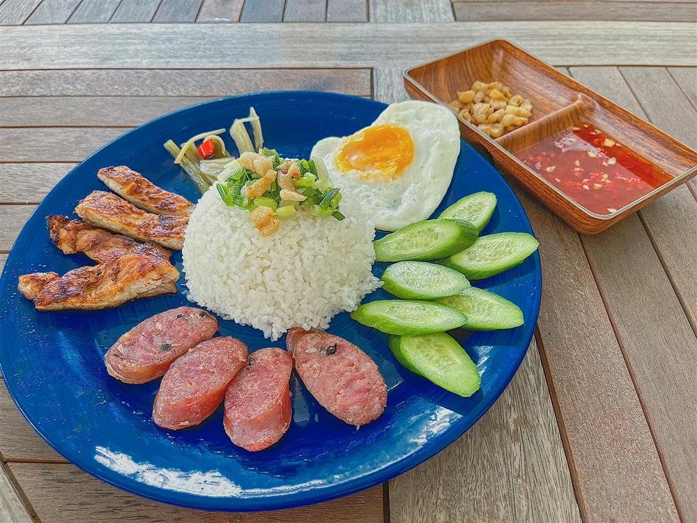 Lan Khuê chăm nấu ăn mùa dịch, nhìn 7749 món thèm nhỏ dãi-20