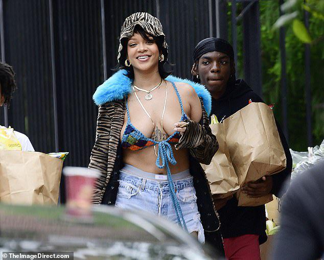 Rihanna xuất hiện với trang phục tắc kè hoa, nhạc mới sắp cận kề rồi ư?-1