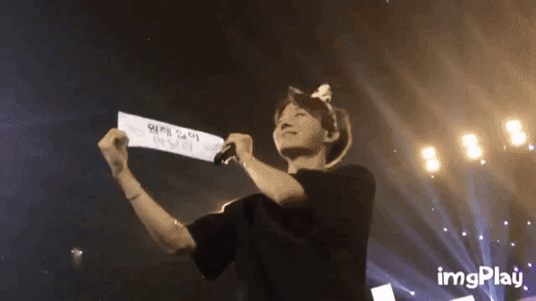 Idol Kpop bị tấn công bằng vật thể bay, Knet lên án: Giỏi thì ném tiền đi-4