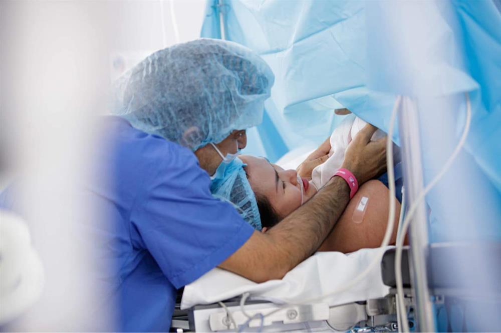 Võ Hạ Trâm công khai ái nữ vừa sinh, kể chuyện đi đẻ mùa dịch-2