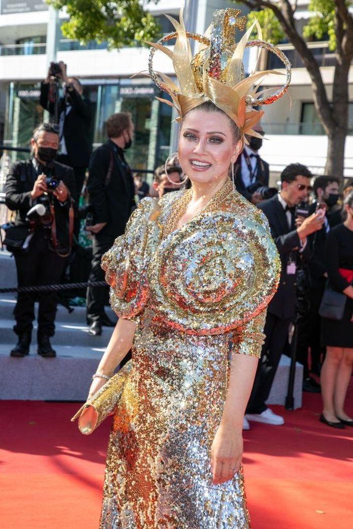 Kiểu dáng rối mắt cùng họa tiết khó hiểu khiến thiết kế không được lòng khán giả.