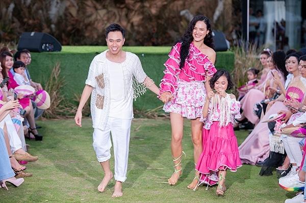 Bạn gái Anh Đức khoe cảnh thân mật và than thở nhan sắc bạn trai-3