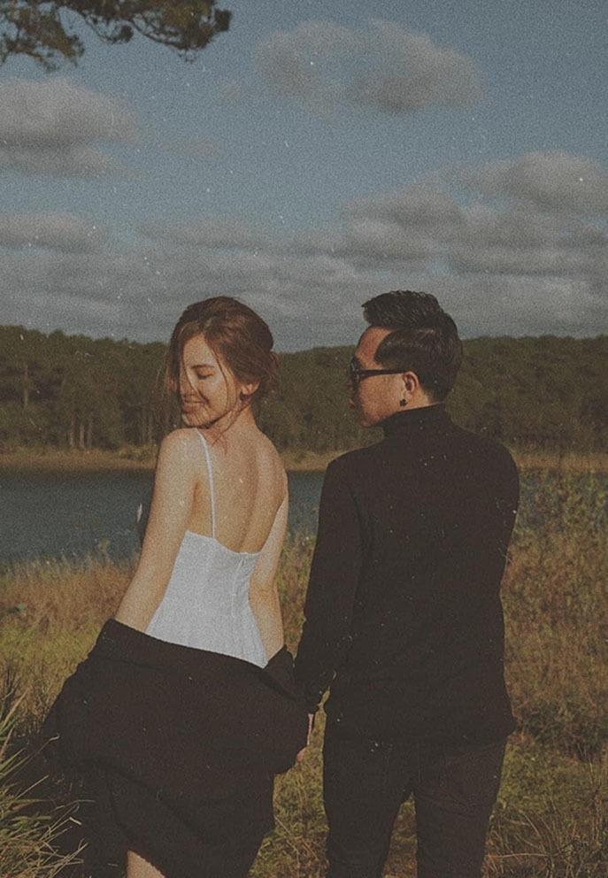 Bạn gái Anh Đức khoe cảnh thân mật và than thở nhan sắc bạn trai-6