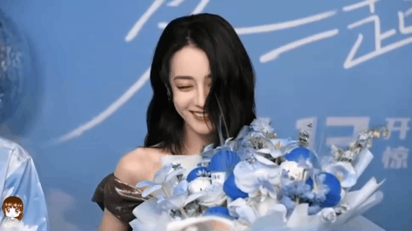 Địch Lệ Nhiệt Ba lộ diện giữa scandal phá thai, đẹp như nàng thơ-8