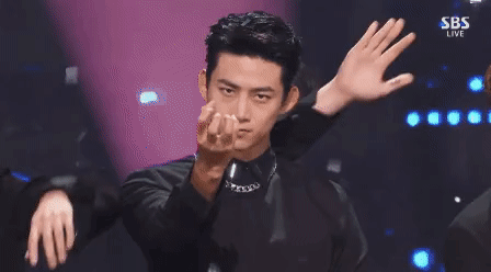 Idol hết xô xát tranh thời lượng lên hình đến cục súc ném đồ trên sân khấu-6