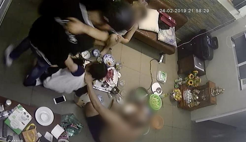 Lộ clip Đạt G đạp đá Du Uyên chuẩn giang hồ du côn-4