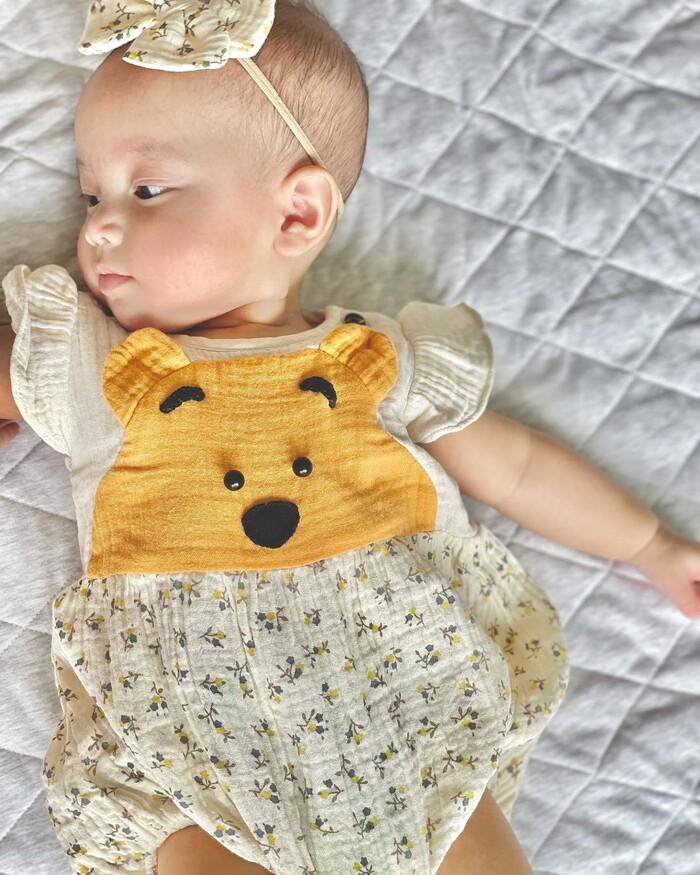 Hà Hồ phát tức vì cặp giò của Lisa nhiều like hơn ảnh mình-6