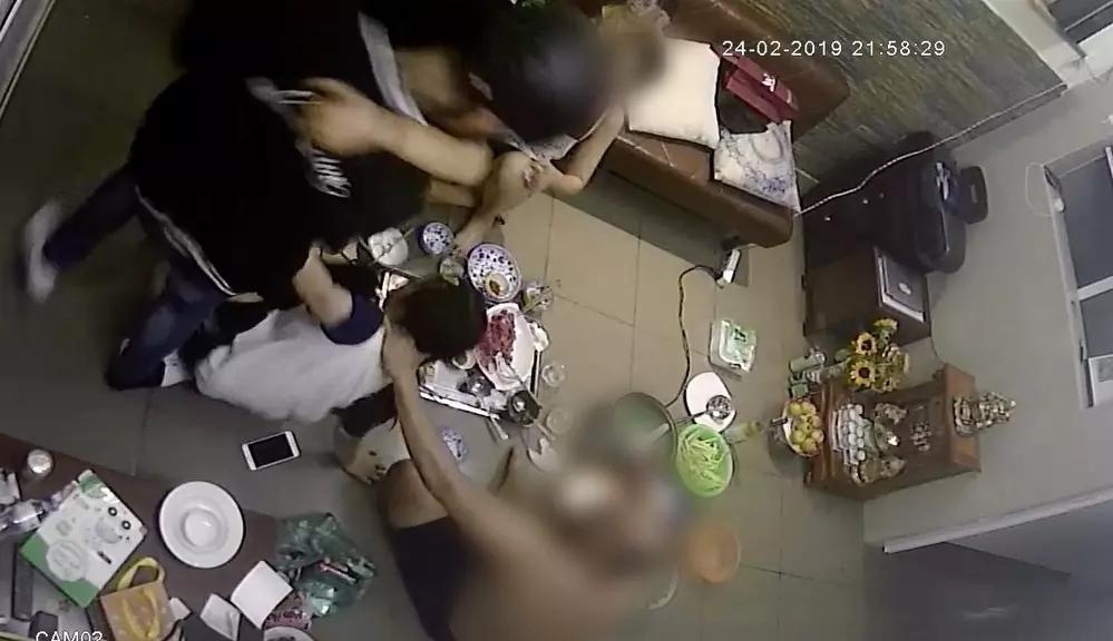 Mừng sinh nhật Đạt G giữa bão hành hung, loạt sao Việt gặp họa-11