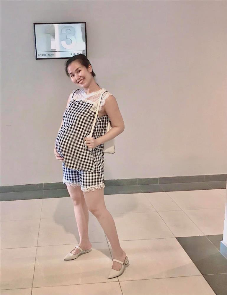 Võ Hạ Trâm tung ảnh mẹ sề đi đẻ, còn rủ Hòa Minzy làm tiếp tập 2-6