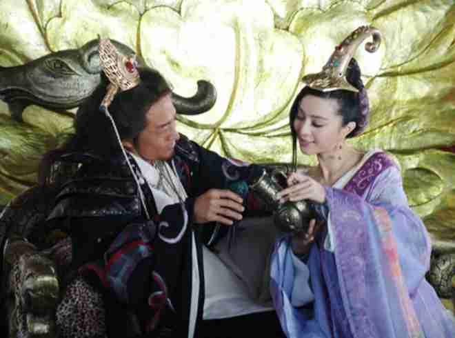 Nàng Đát Kỷ nóng bỏng, man rợ khét tiếng: Ngoài đời giống trong phim?-8