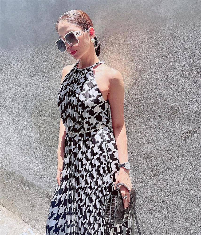 Giật mình bức ảnh như dọa ma của Lệ Quyên-3