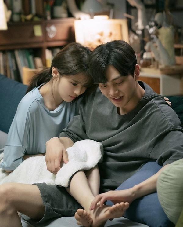 Trên tình bạn, dưới tình yêu có gì vui?-2