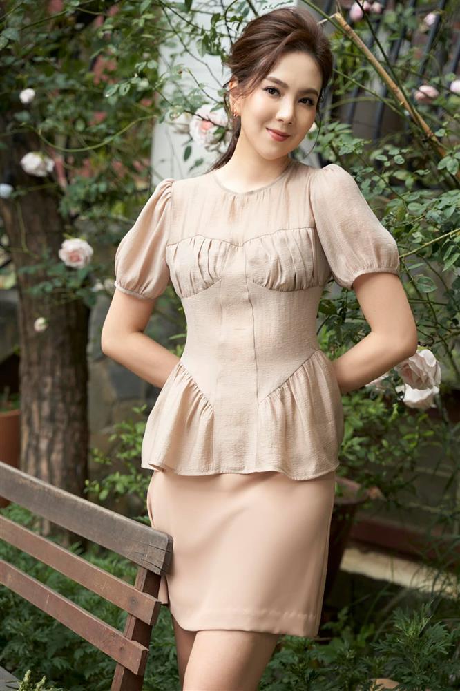 Đăng ảnh nóng, MC Mai Ngọc kể cua chồng đại gia từ năm 16 tuổi-2